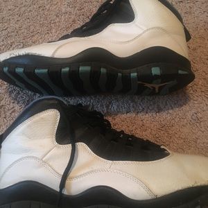 Jordan 10s powder blue (size 11)